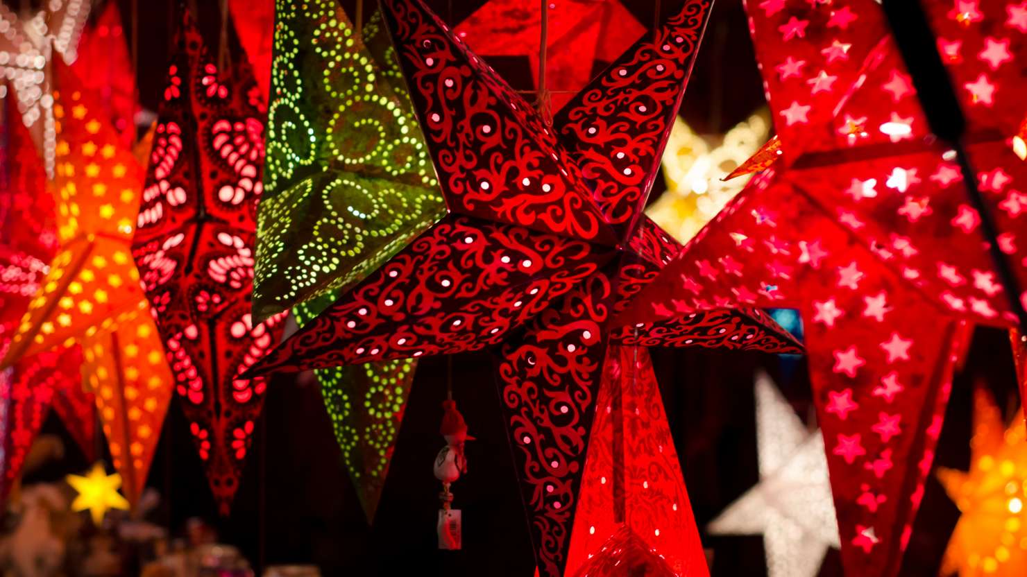 Decorative stars at a European Christmas market