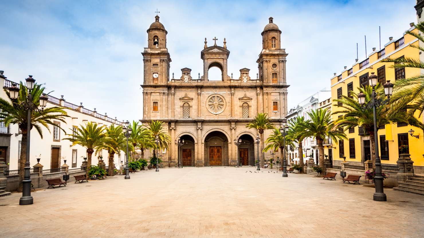 "Santa Ana Cathedral in Las Palmas de Gran Canaria.The Cathedral of Saint Ana was the first church to be build in the Canary Islands and it is situated in the old district Vegueta in Las Palmas de Gran Canaria, Spain. Construction started in 1500 and lasted for 4 centuries. Gran Canary, Canary Islands, Spain."