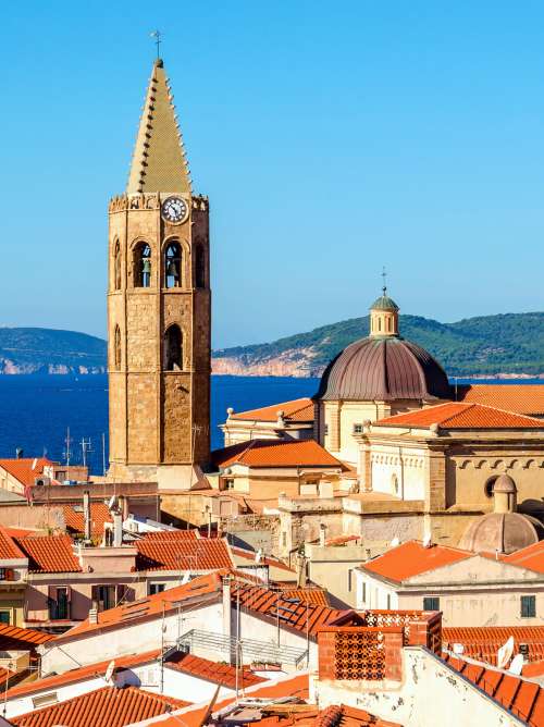 Colorful buildings in Alghero downtown seen from one of the towers, Sardinia, Italy; Shutterstock ID 523786507; purchase_order: n/a; job: Cunard W25; client: Cunard (cunard_digital); other: as per agreed allowance