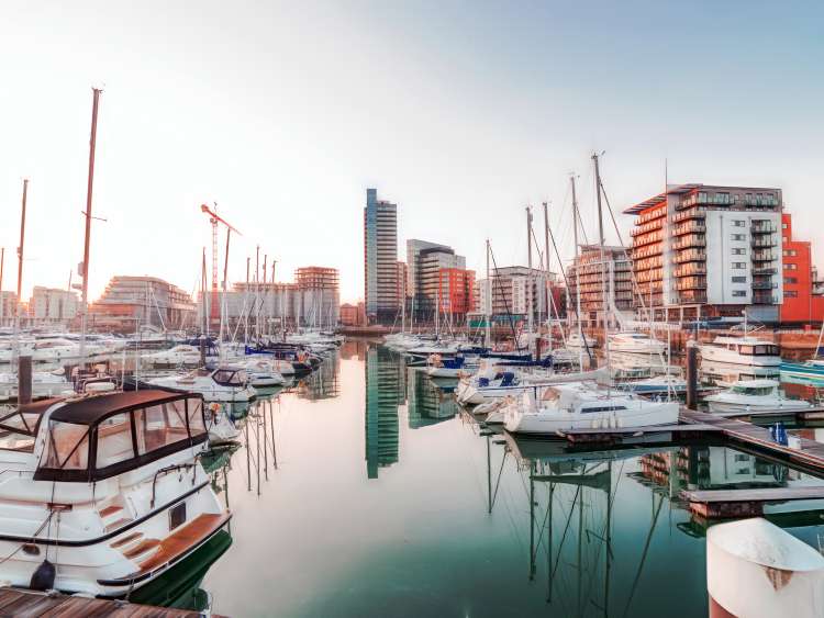 Southampton is a vibrant waterfront city that seamlessly blends its rich maritime heritage with modern attractions