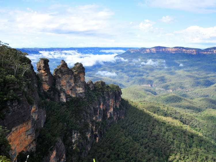 Three Sisters - Blue Mountain view point in blue sky day, Sydney, New South Wales, Australia