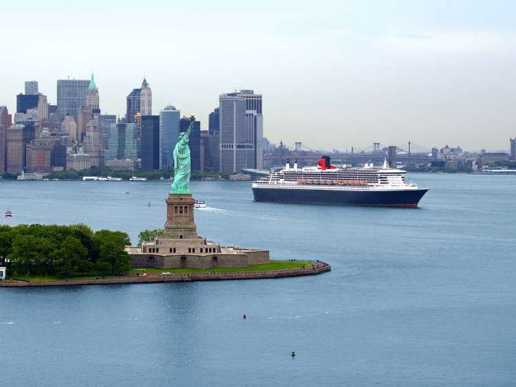 Queen Mary 2 in New York