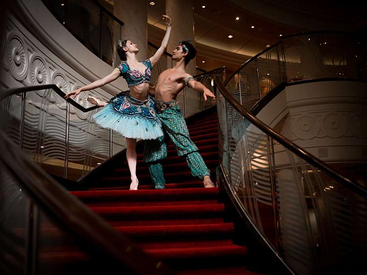 Ballet dancers in the Grand Lobby on Queen Mary 2