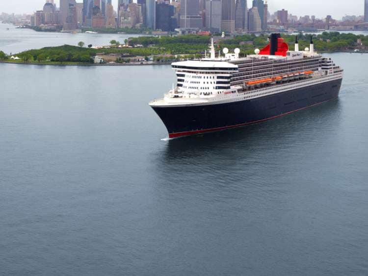 Queen Mary 2 sailing past New York City