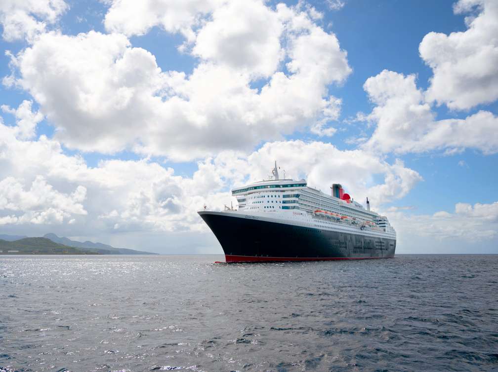 Queen Mary 2 in St Lucia