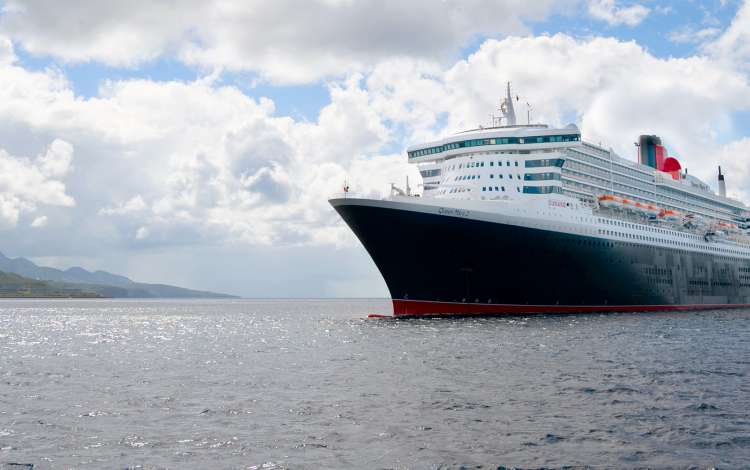 Queen Mary 2 in St Lucia