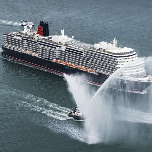 Queen Anne arrives into Southampton